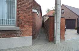 298351