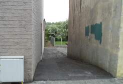 298383