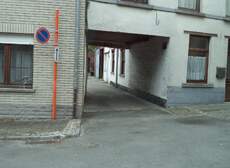 298401