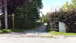 302863