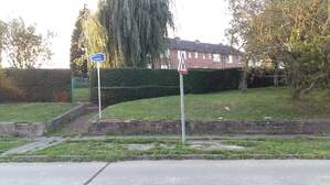 307962