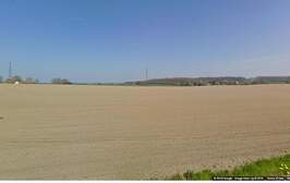 319004