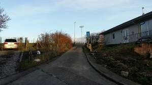 324527