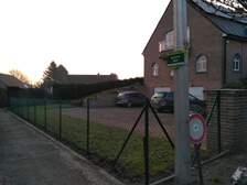 325635