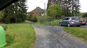 325980