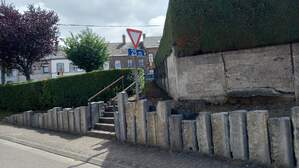 347709
