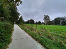 367649