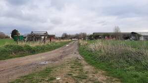 370020