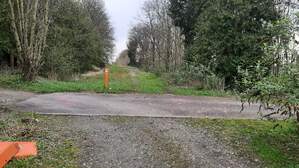 370046