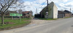 370633