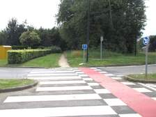 372470