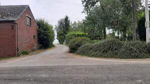 379016