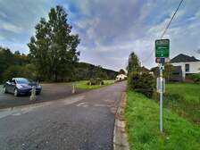 379925