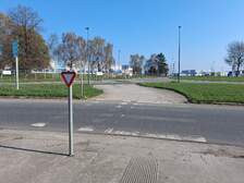 382613
