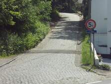 383395
