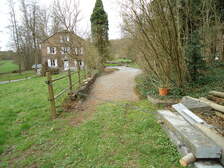 53042